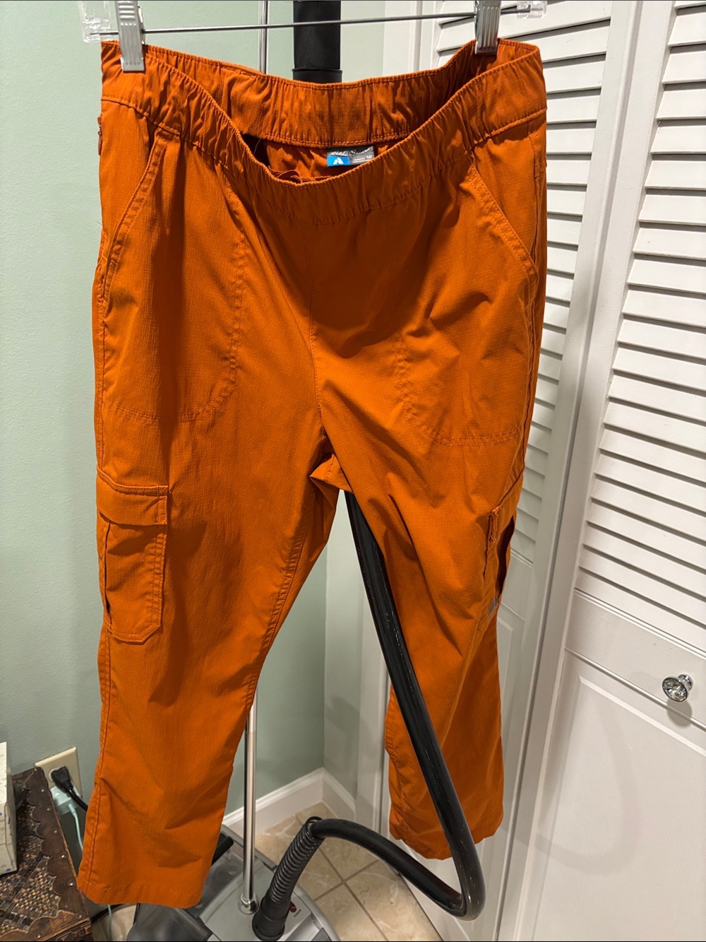Eddie Bauer First Ascent Women's Vibrant Orange Cropped Ankle Pants